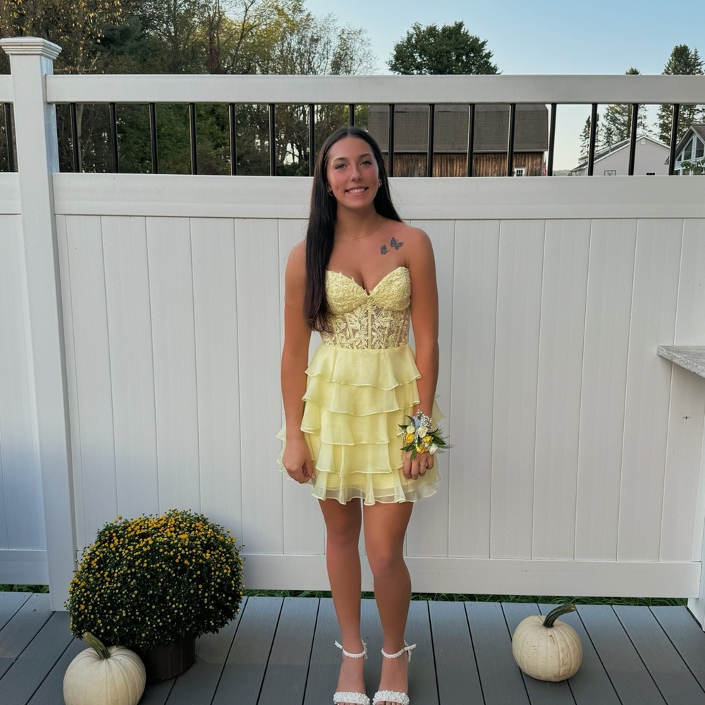 Sherri hill yellow ruffle homecoming dress corset